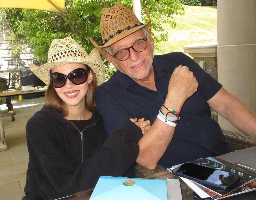 Nicola Peltz felicitó a su padre, Nelson Peltz, por su cumpleaños.