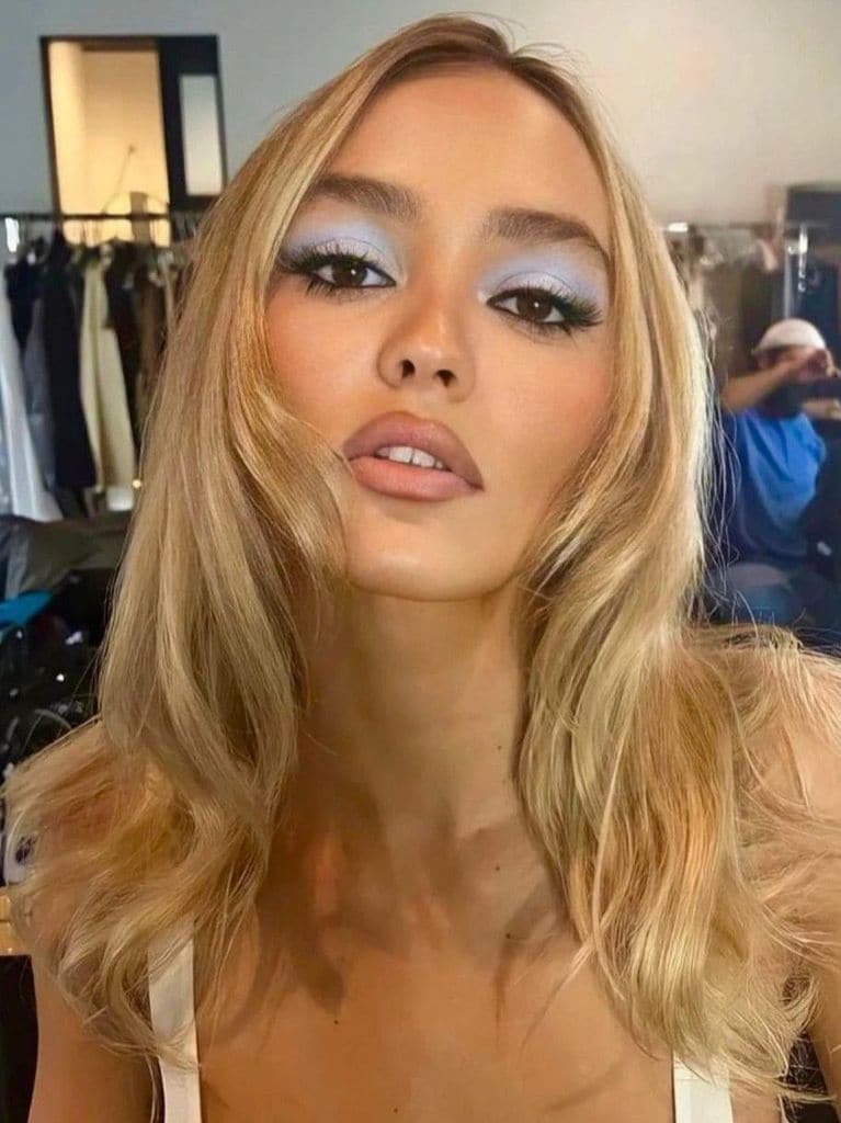Lily Rose Depp es una de las 'celebs' que ya ha puesto a prueba este tipo de maquillaje.