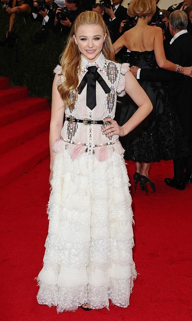 chloe grace moretz met gala chanel