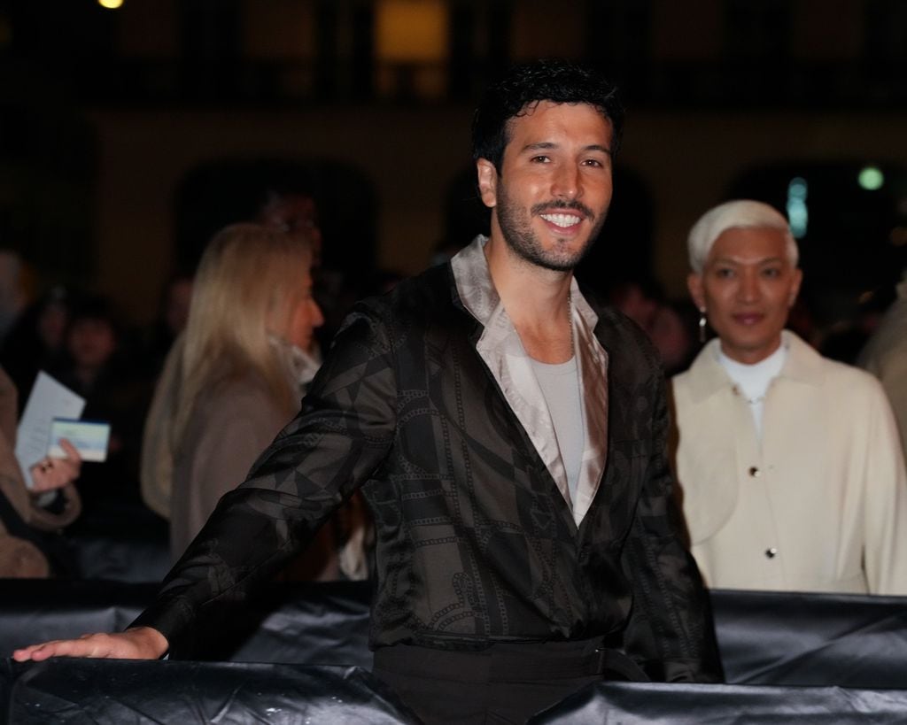 Sebastián Yatra en el desfile de Hermès