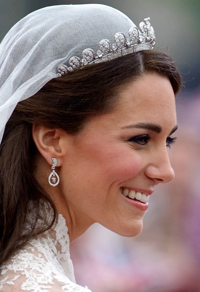 La princesa Catherine de Gales luciendo su tiara el día de su boda con el príncipe William