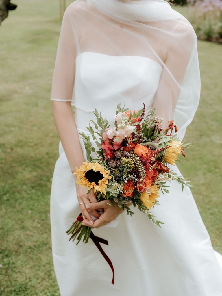Ramos de novia de verano con girasoles silvestre multicolor