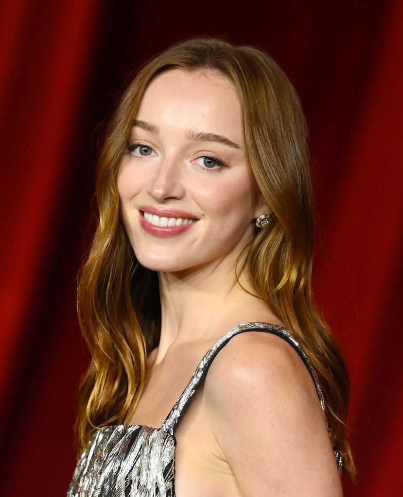Phoebe Dynevor en la Academy Museum Gala 2024