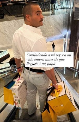 Carlos Said compartió esta foto en la que al parecer, reveló el género de su bebé.