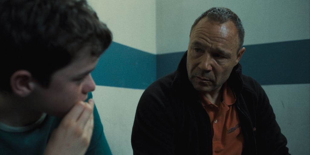Owen Cooper como Jamie Mille y Stephen Graham como Eddie Miller en la serie  'Adolescencia' 
