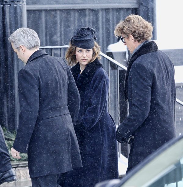 Marta Luisa de Noruega, llorosa, entra en la capilla junto a su marido, Ari Behn 