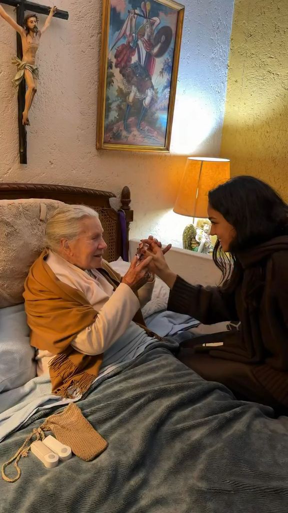 Ale se queda con muy lindos recuerdos junto a su abuelita 