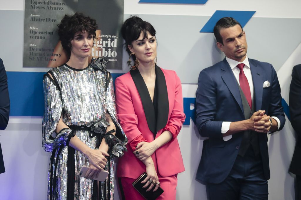 Imagen de archivo de Paz Vega y su hermana Sara con el torero José María Manzanares en los Premios 10 Lifestyle en 2018