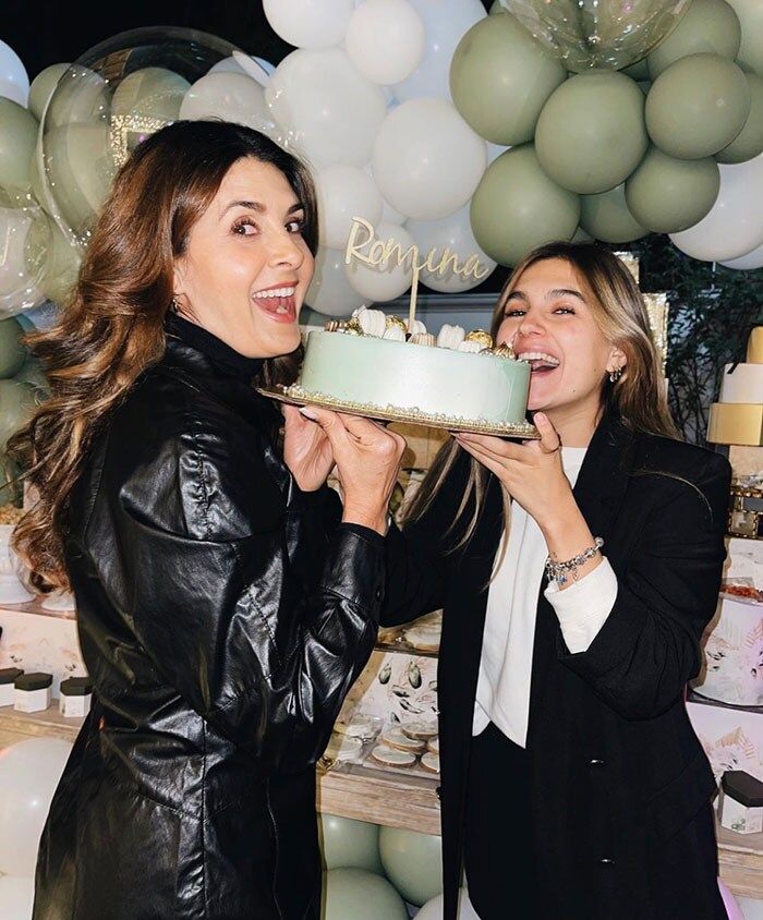 Mayrín Villanueva y Romina Poza 
