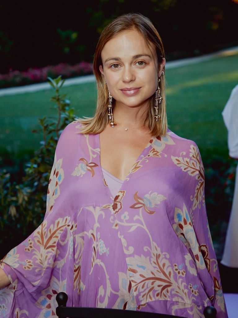 Amelia Windsor, la prima del príncipe Guillermo, lleva la moda española a Inglaterra y sorprende con un vestido vaporoso de una firma madrileña