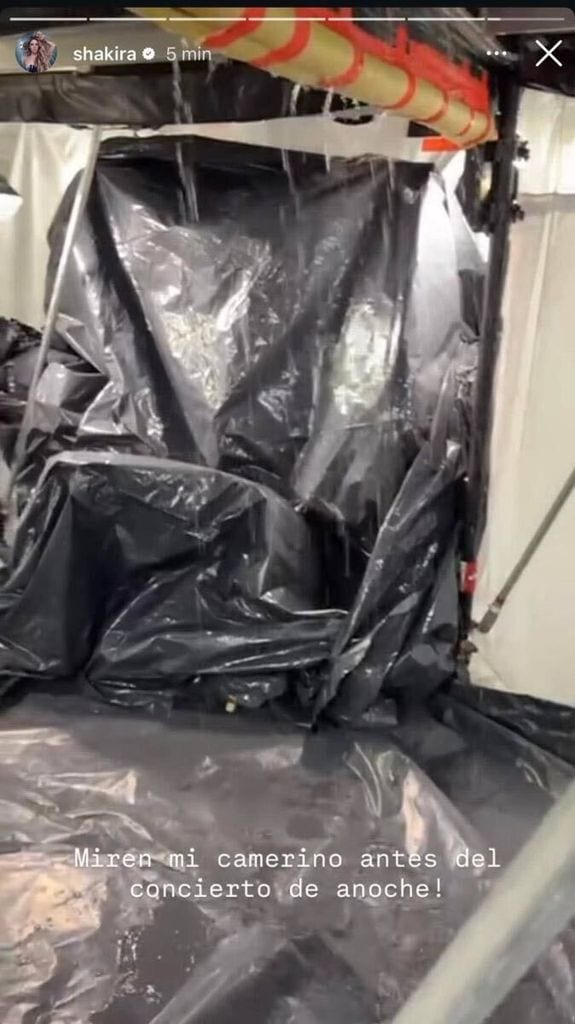Shakira mostrando su camerino en Querétaro.