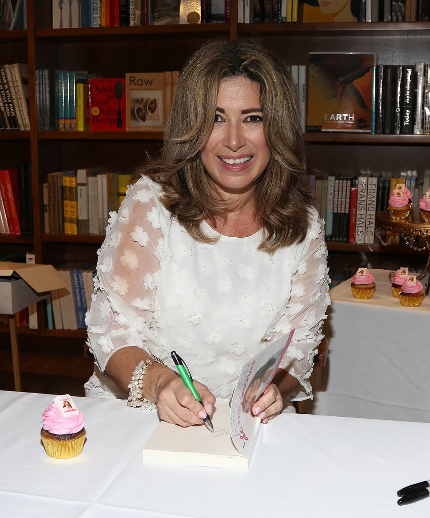 Luz María Doria en la firma de su libro, en 2016, en Coral Gables, Florida.