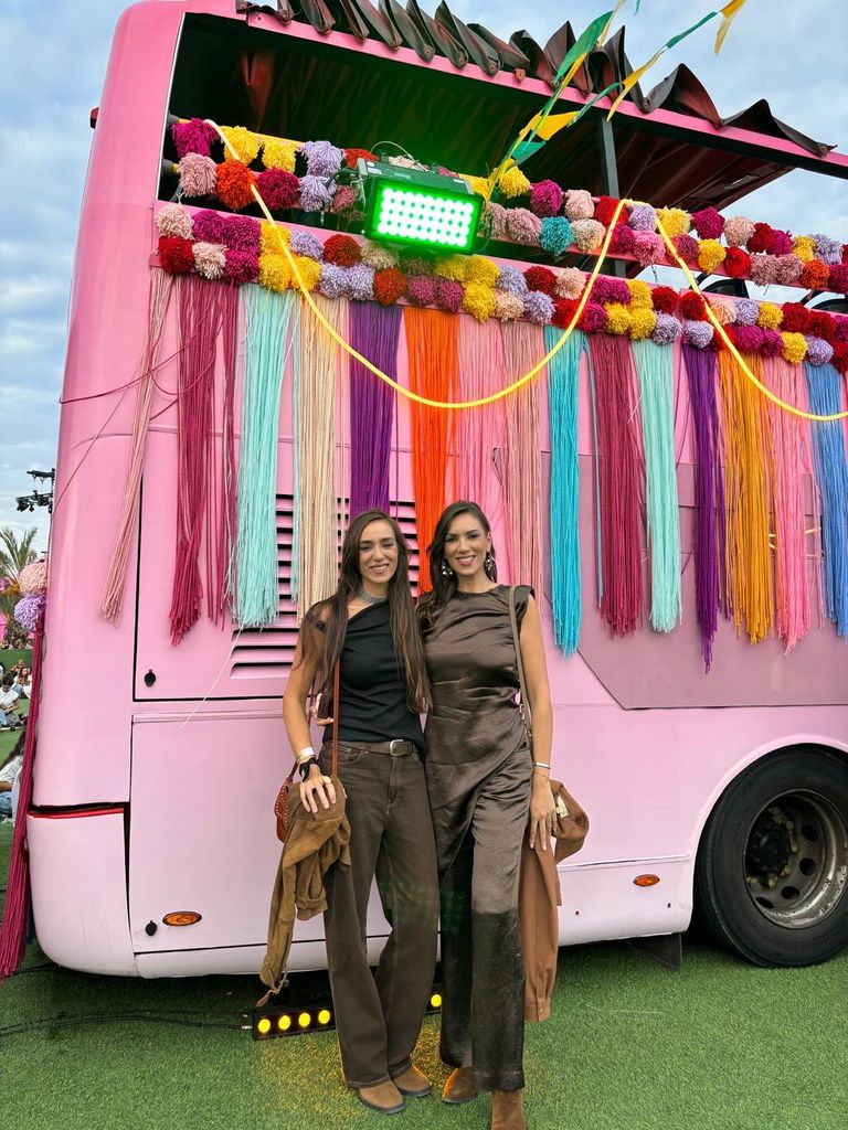 Patricia Pardo y su hermana Tamara, en Macondo Park