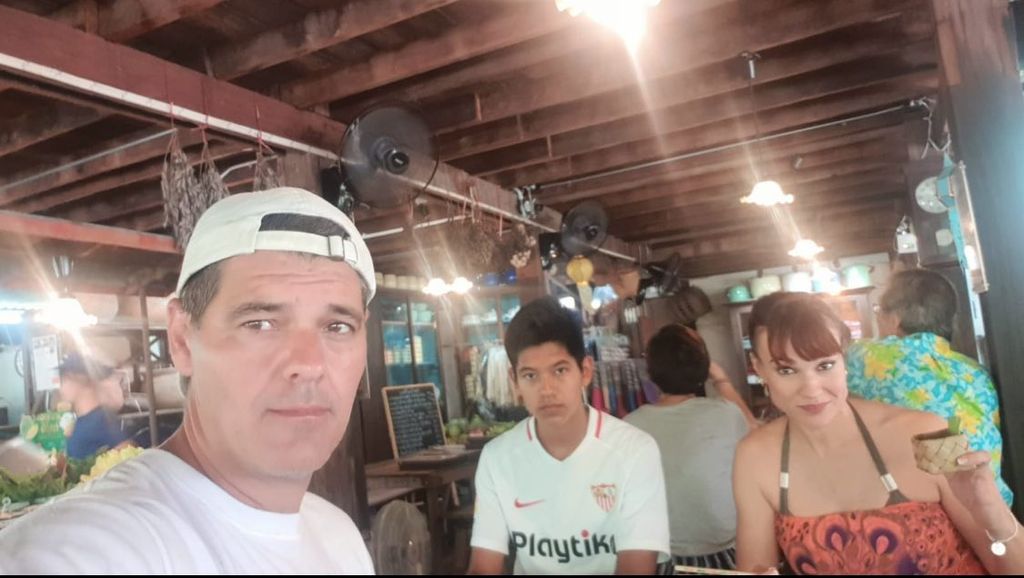 Irene Villa junto a Frank Cuesta en Tailandia