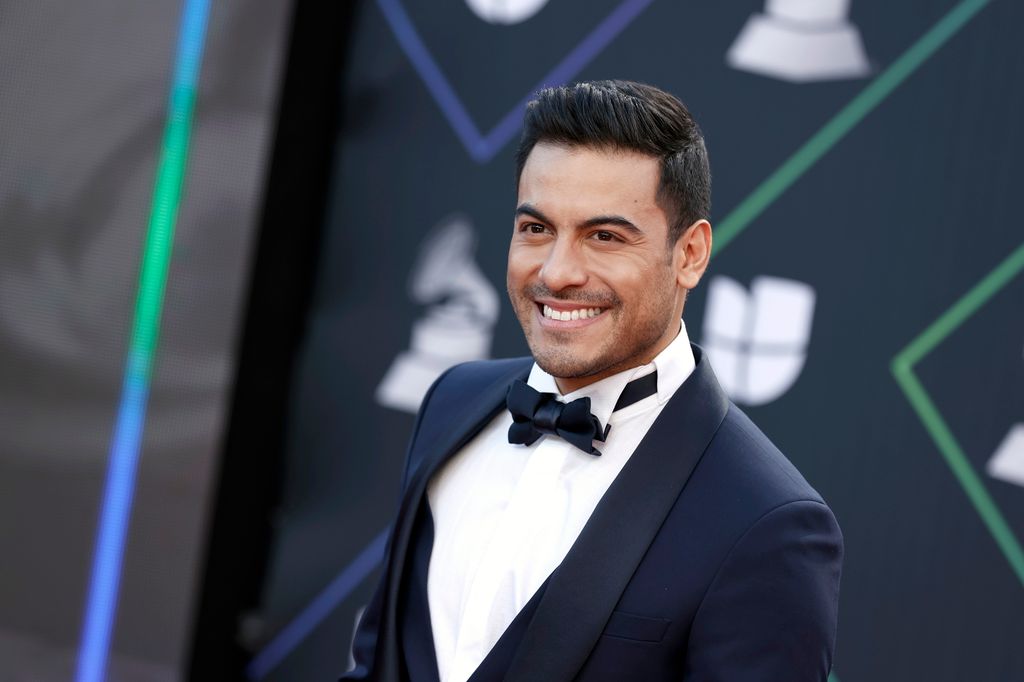 Carlos Rivera sorprendió con su versión de 'The Fate of Ophelia'