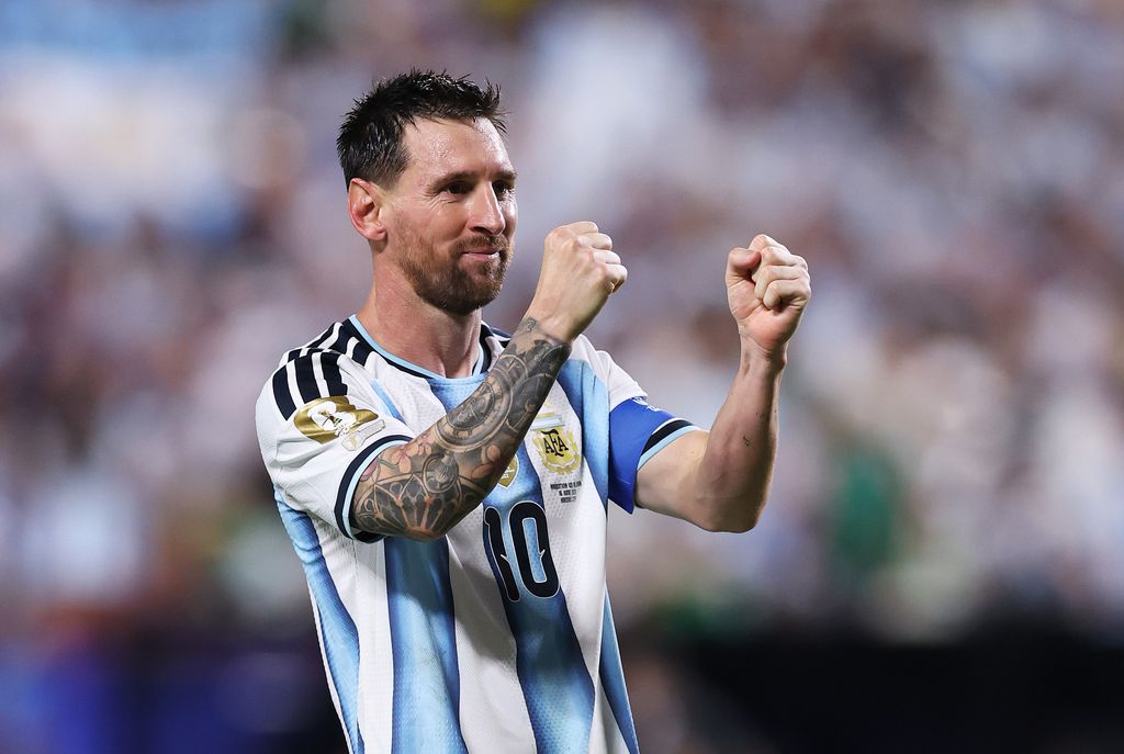 Lionel Messi celebrando su gol con Argentina en el partido en contra de Argelia, el 16 de junio de 2026, en el Kansas City Stadium.