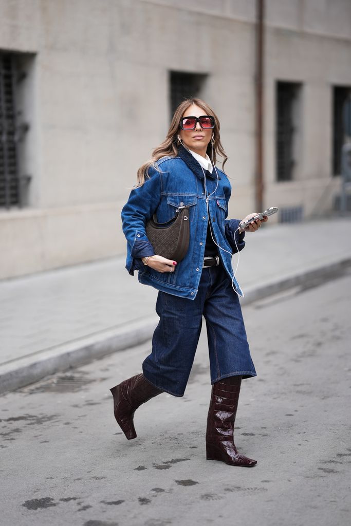 Los jeans culotte tienen un corte contemporáneo muy sofisticado.