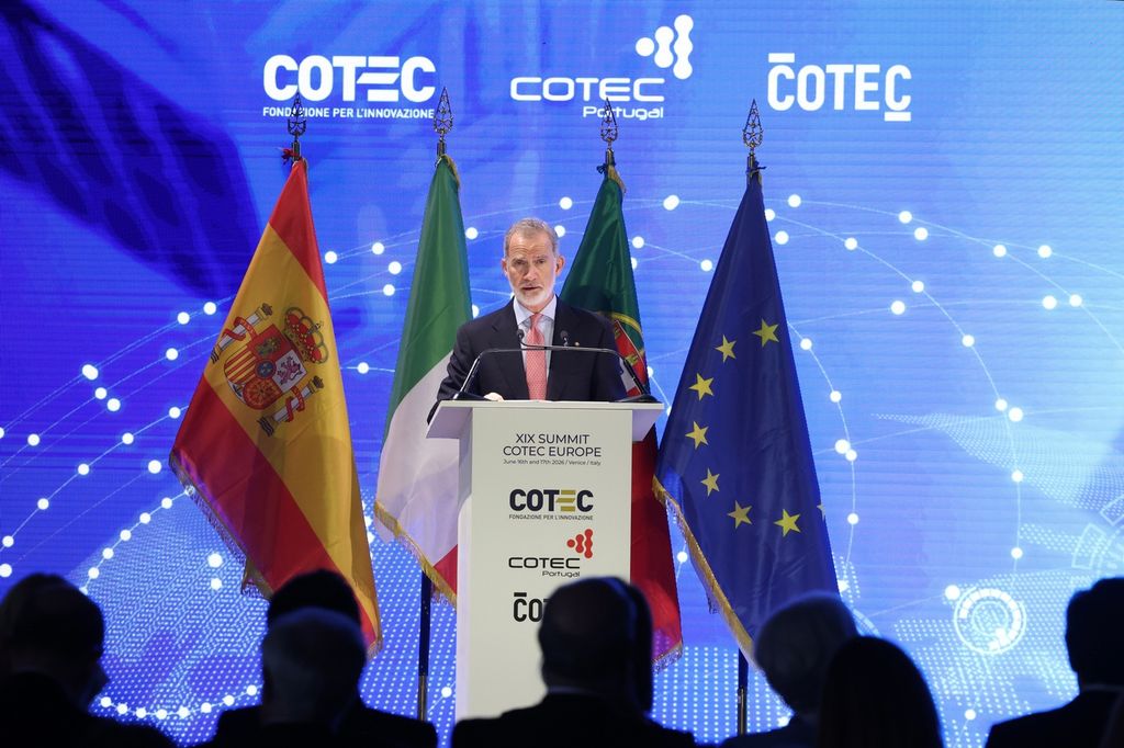 Don Felipe ha hablado en italiano y portugués