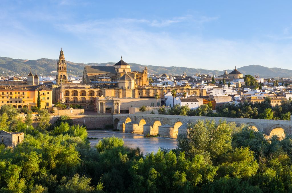 Catedral, Mezquita y Puente Romano de Córdoba.