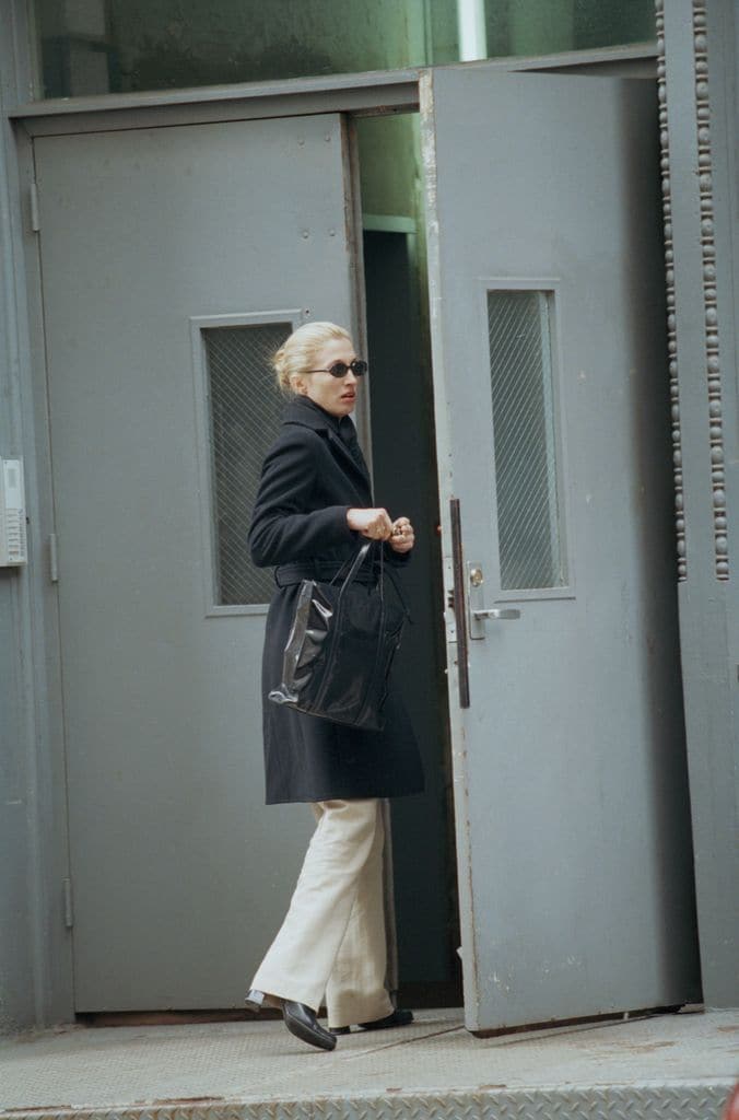 Carolyn Bessette llegando a su casa en Nueva York. 