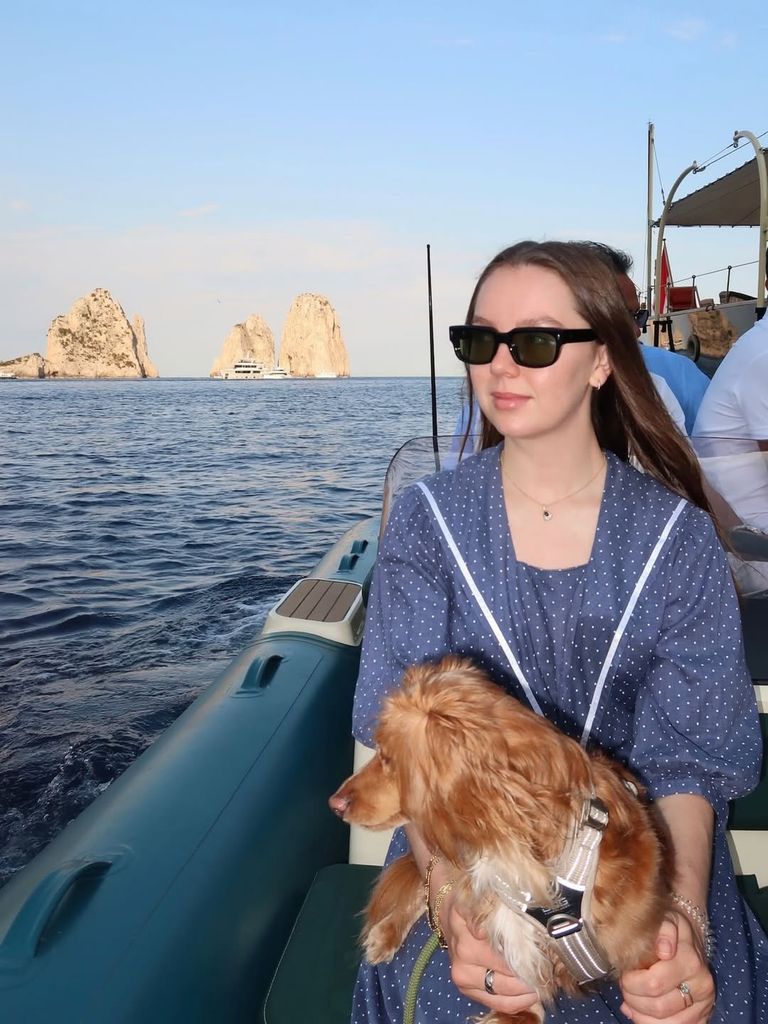 Alexandra de Hannover en sus vacaciones de verano en Capri, Italia, 2026.