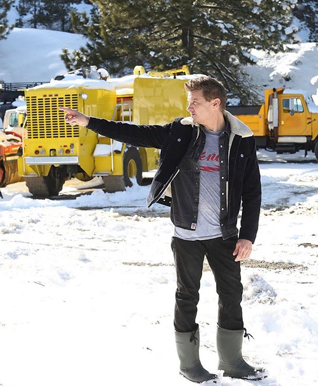 Jeremy Renner en su casa de la nieve 