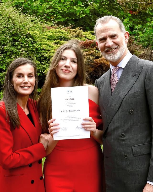 Los reyes Felipe y Letizia acompañaron orgullosos a su hija, la infanta Sofía, a su graduación