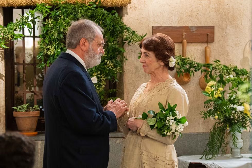 Rómulo dejaba 'La Promesa' de la mano de su gran amor, Emilia, tras casarse con ella