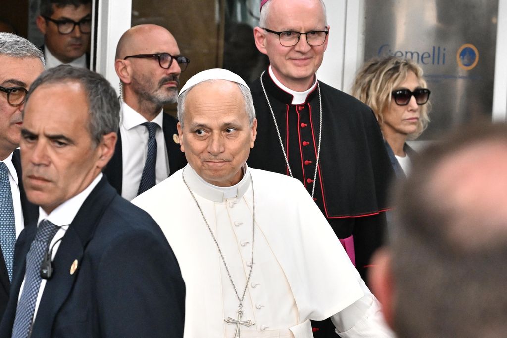 León XIV, este sábado, tras recibir el alta hospitalaria