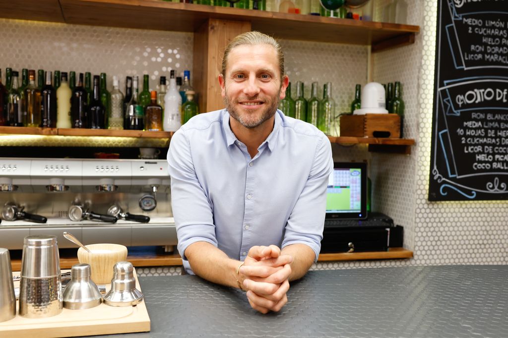 Es el conocido 'barman' del programa de citas 