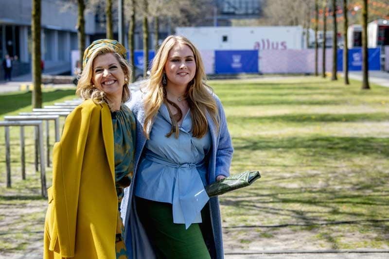 Amalia de Holanda y Máxima de Holanda