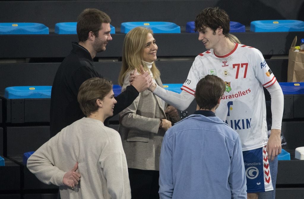 Infanta Cristina y sus hijos Juan y Miguel Urdangarin acudieron a animar a Pablo Urdangarin en su partido de balonmano en Barcelona 18  December 2024