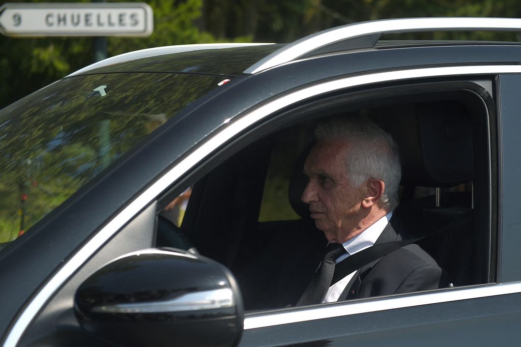 El productor Alain Terzian llega al funeral