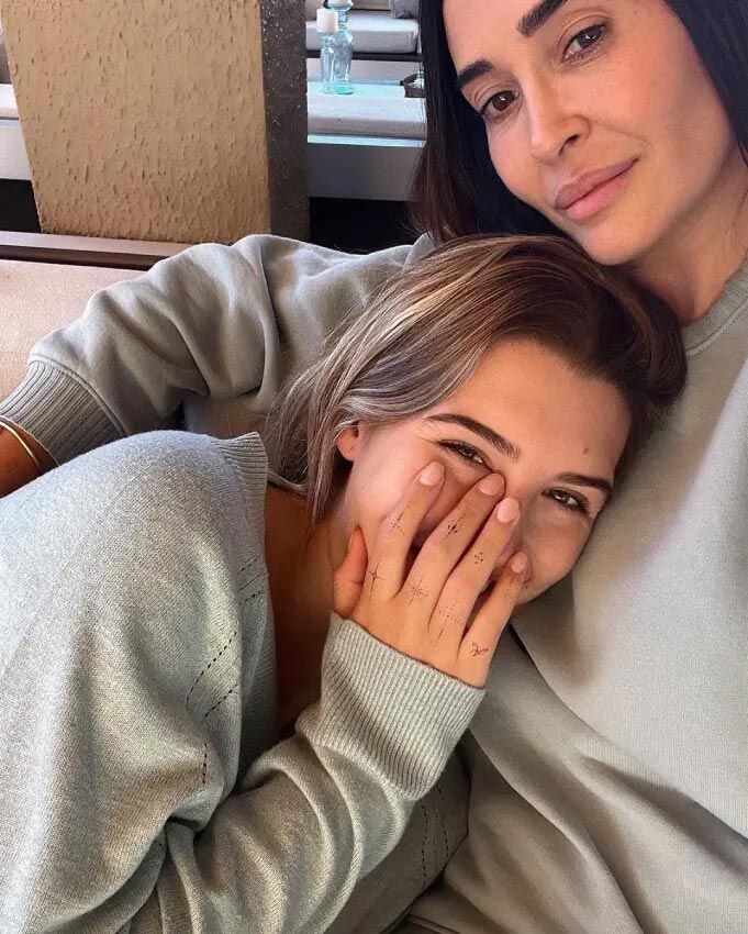 Vicky Martín Berrocal y su hija Alba