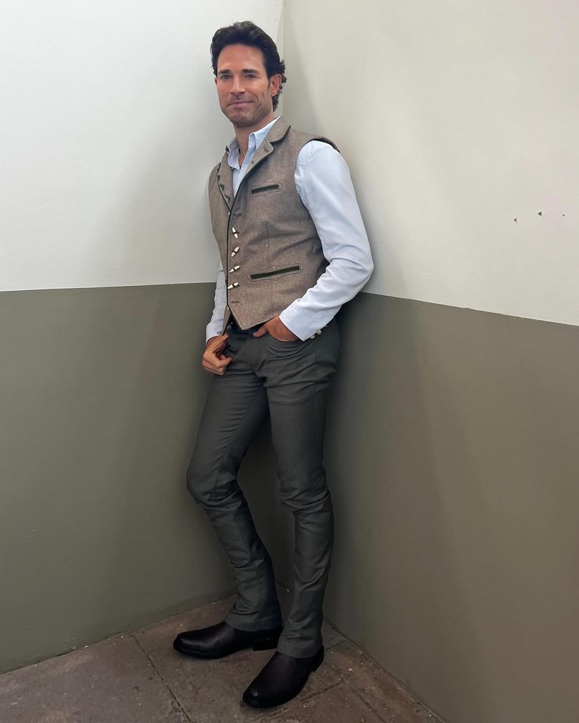 Sebastián Rulli aplaudió las palabras de Maite Perroni.