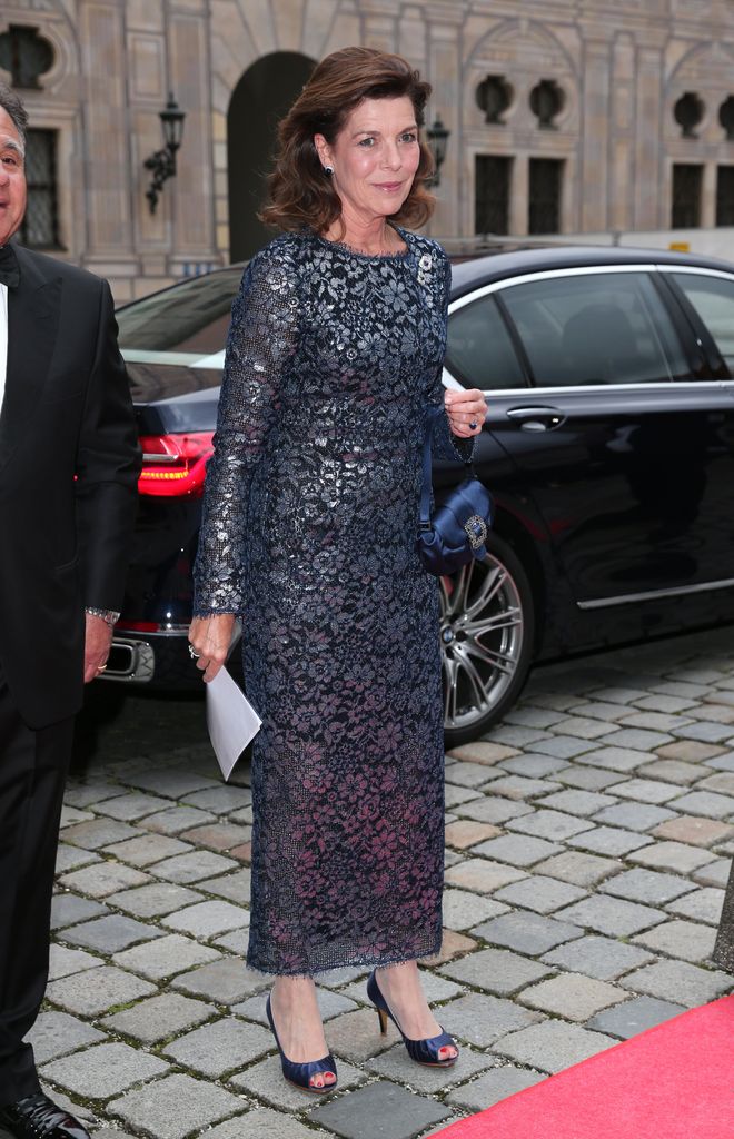 Vestidos de Carolina de Mónaco que inspiran looks de fiesta