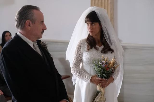 En 'Entre tierras', María se ve obligada a casarse con un terrateniente para ayudar a su familia