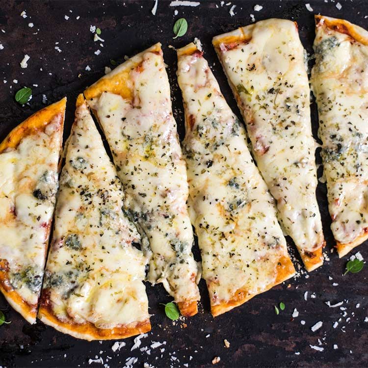 Pizza con provolone