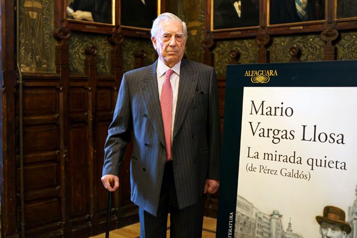 Mario Vargas Llosa presentando 'La mirada quieta'