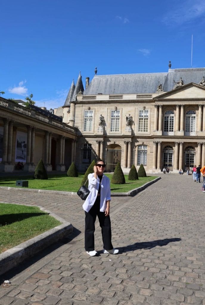 Tamara Falcó en París