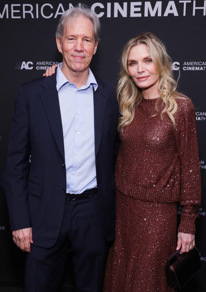 David E. Kelley y Michelle Pfeiffer en un evento especial de 'Margo's Got Money Troubles' en Los Angeles, California, el 13 de mayo de 2026