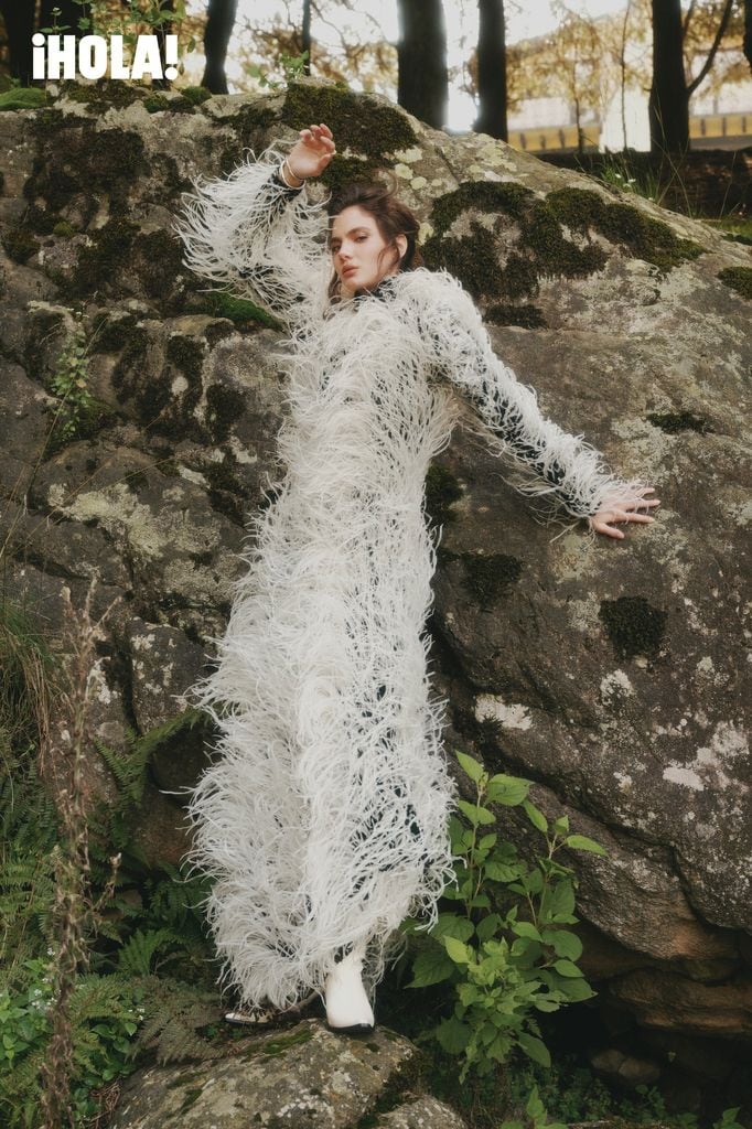 Con fortaleza y feminidad, Jess luce un vestido de Elizabeth Silva y piezas de la colección Tiffany Knot y Tiffany Lock. 