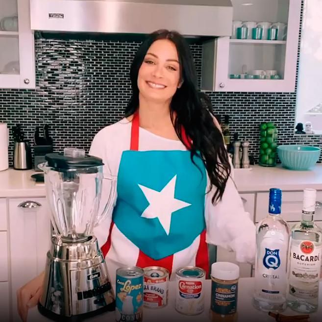 Dayanara Torres en la cocina