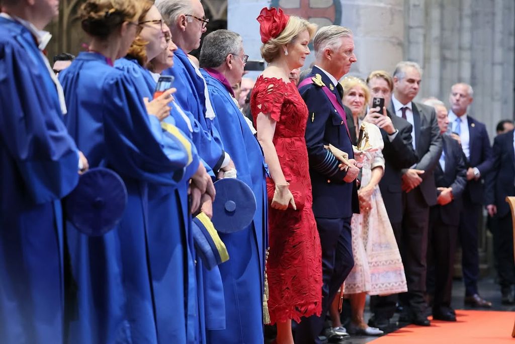 Los reyes Felipe y Matilde de Bélgica con sus cuatro hijos, los príncipes Elisabeth, Gabriel, Emmanuel y Eleonore, en el Día Nacional de 2025