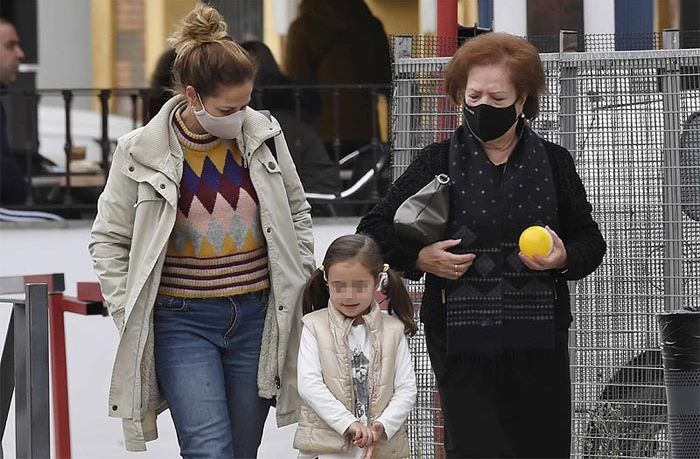Pastora Soler, su madre y su hija Estrella