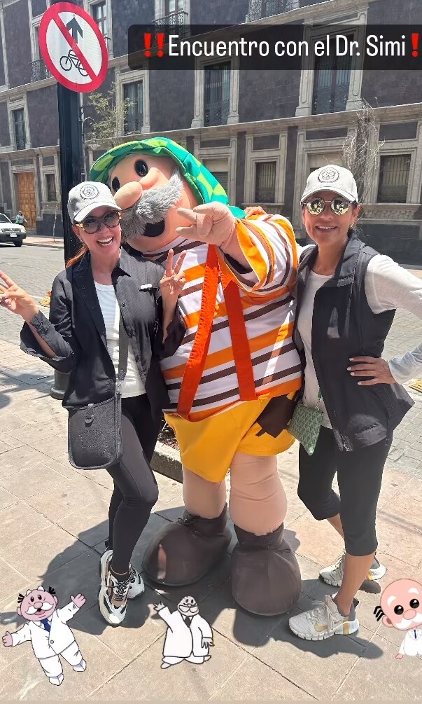 mar a celeste arrar s y sus hijos de visita en m xico