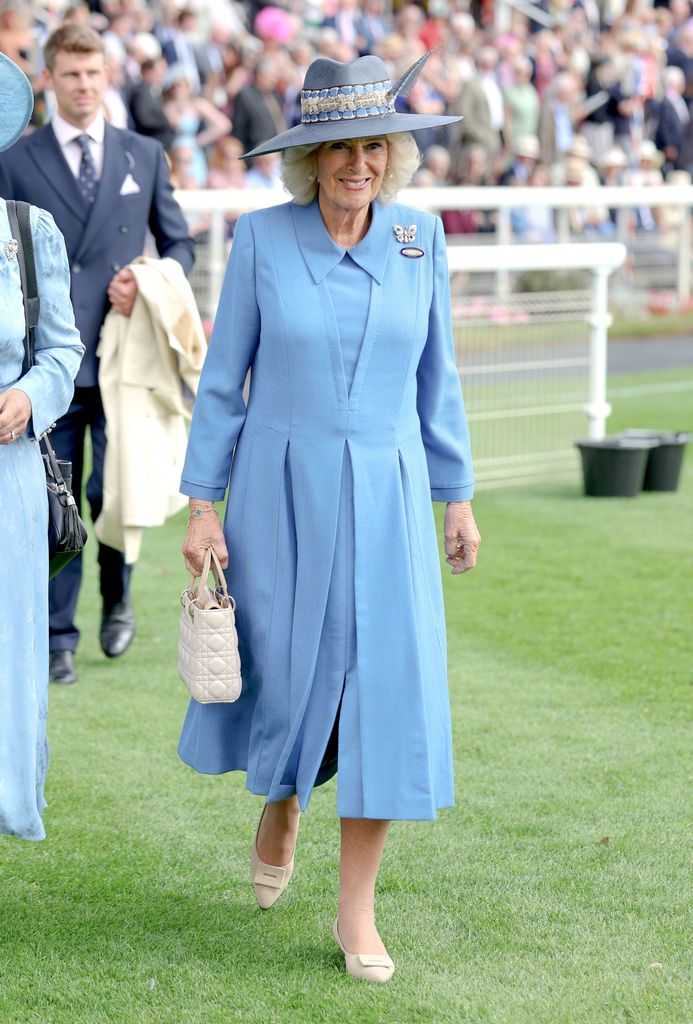La reina es patrona del hipódromo de York.