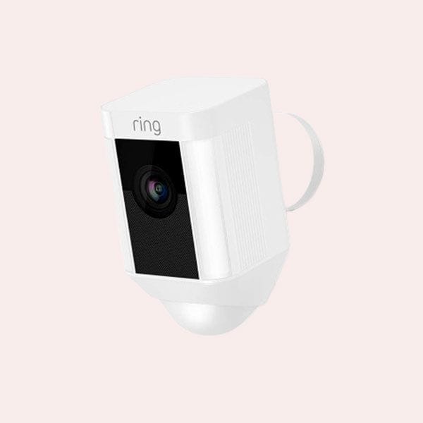 LA MEJOR CÁMARA DE SEGURIDAD PARA PUERTAS: RING SPOTLIGHT Cam Wired