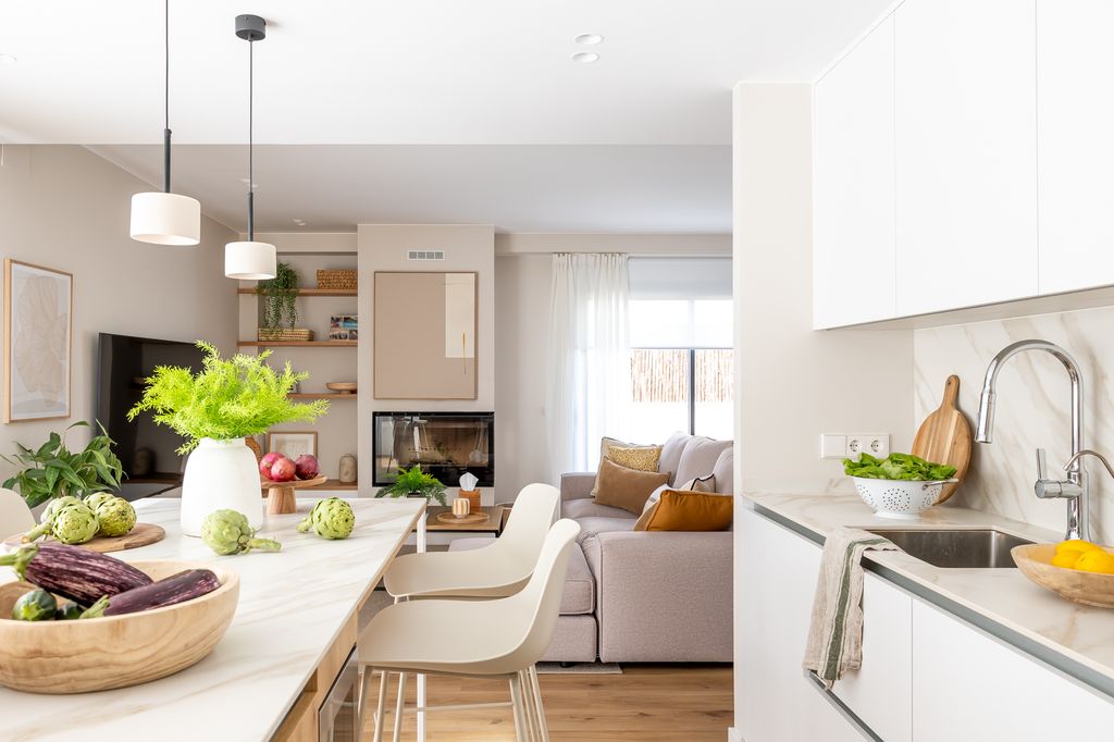 Cocina con isla abierta al salón
