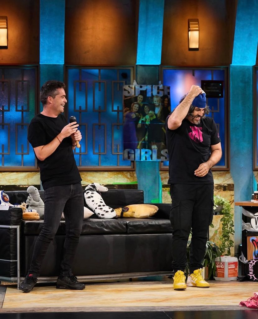 JJ Vaquero y Alex Clavero en La Revuelta
